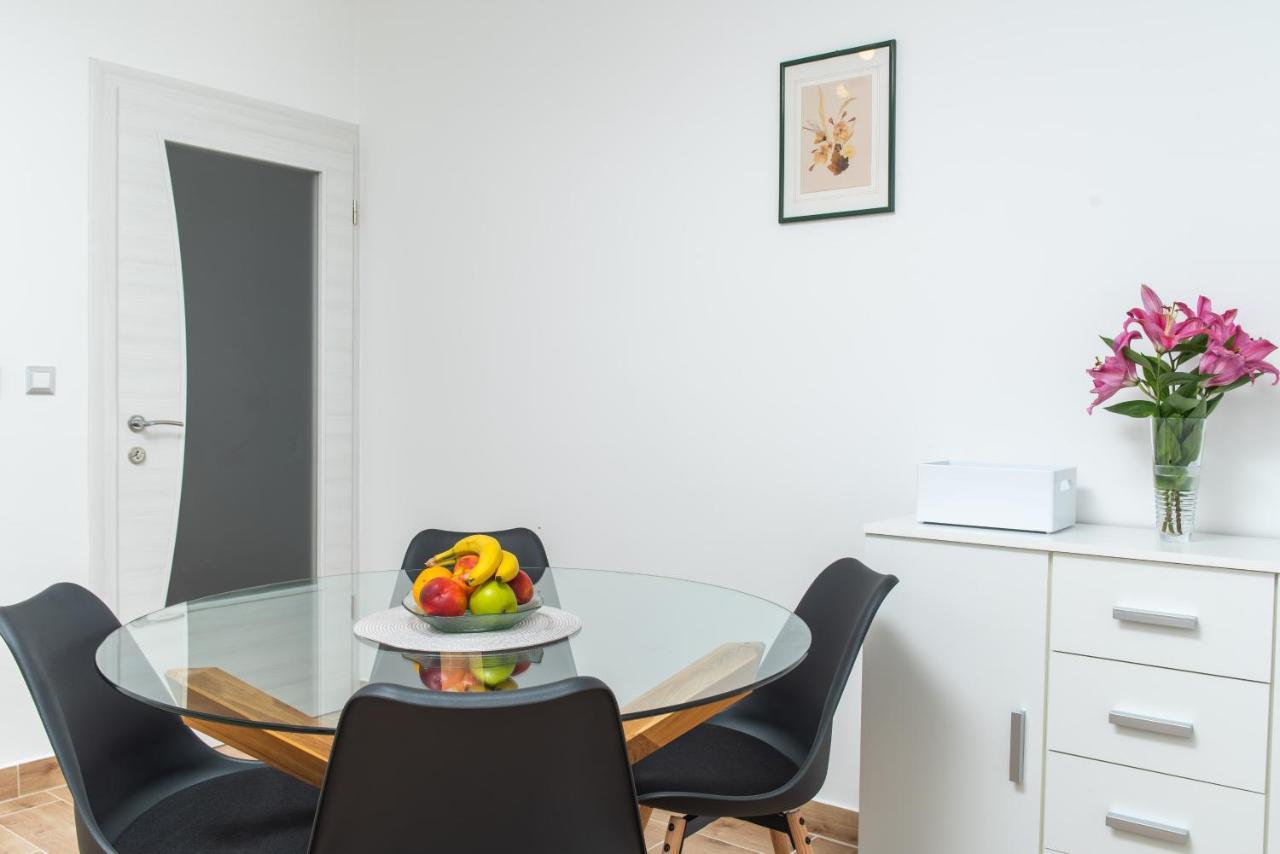 Apartment Kiki Kaštel Štafilić Buitenkant foto