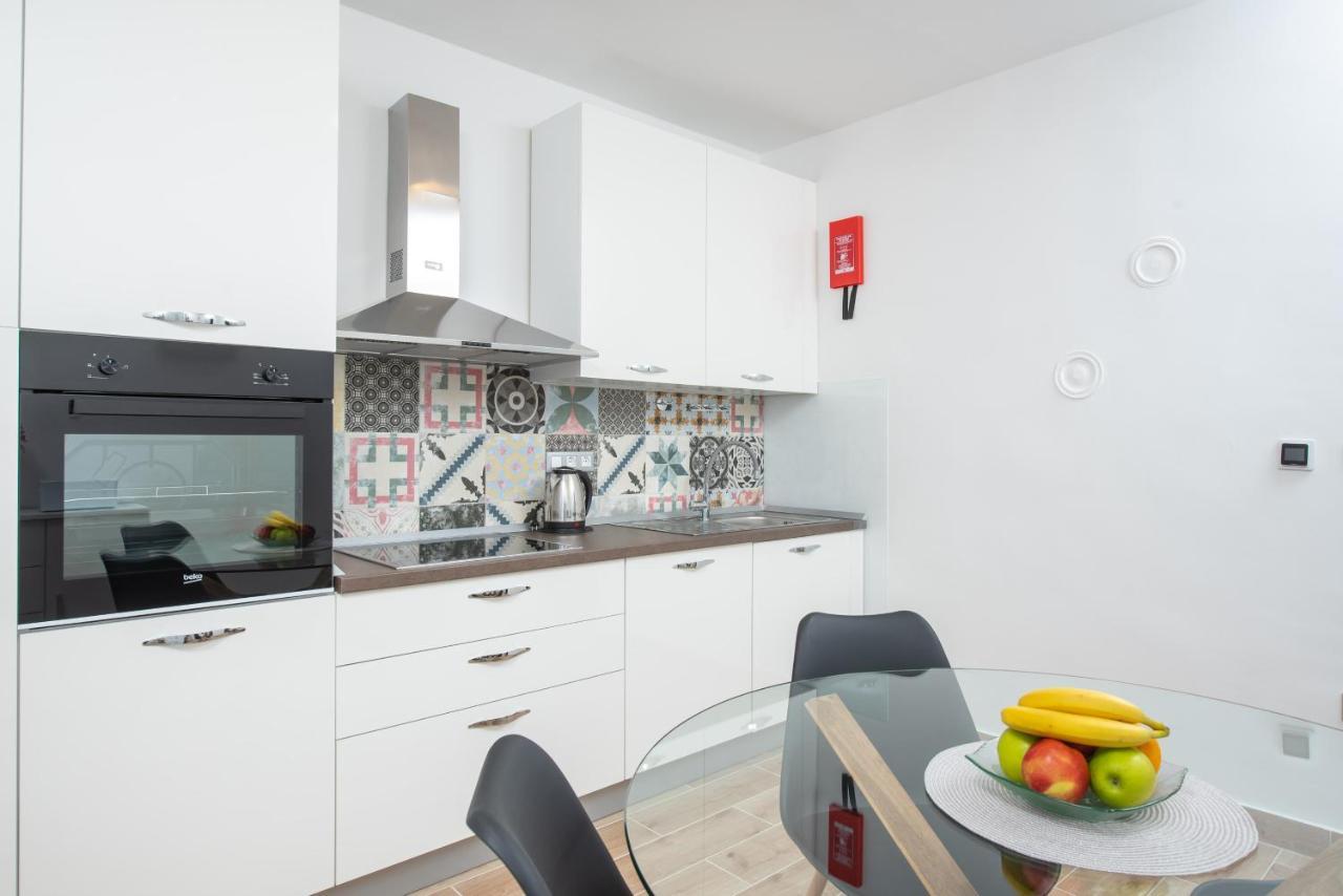 Apartment Kiki Kaštel Štafilić Buitenkant foto