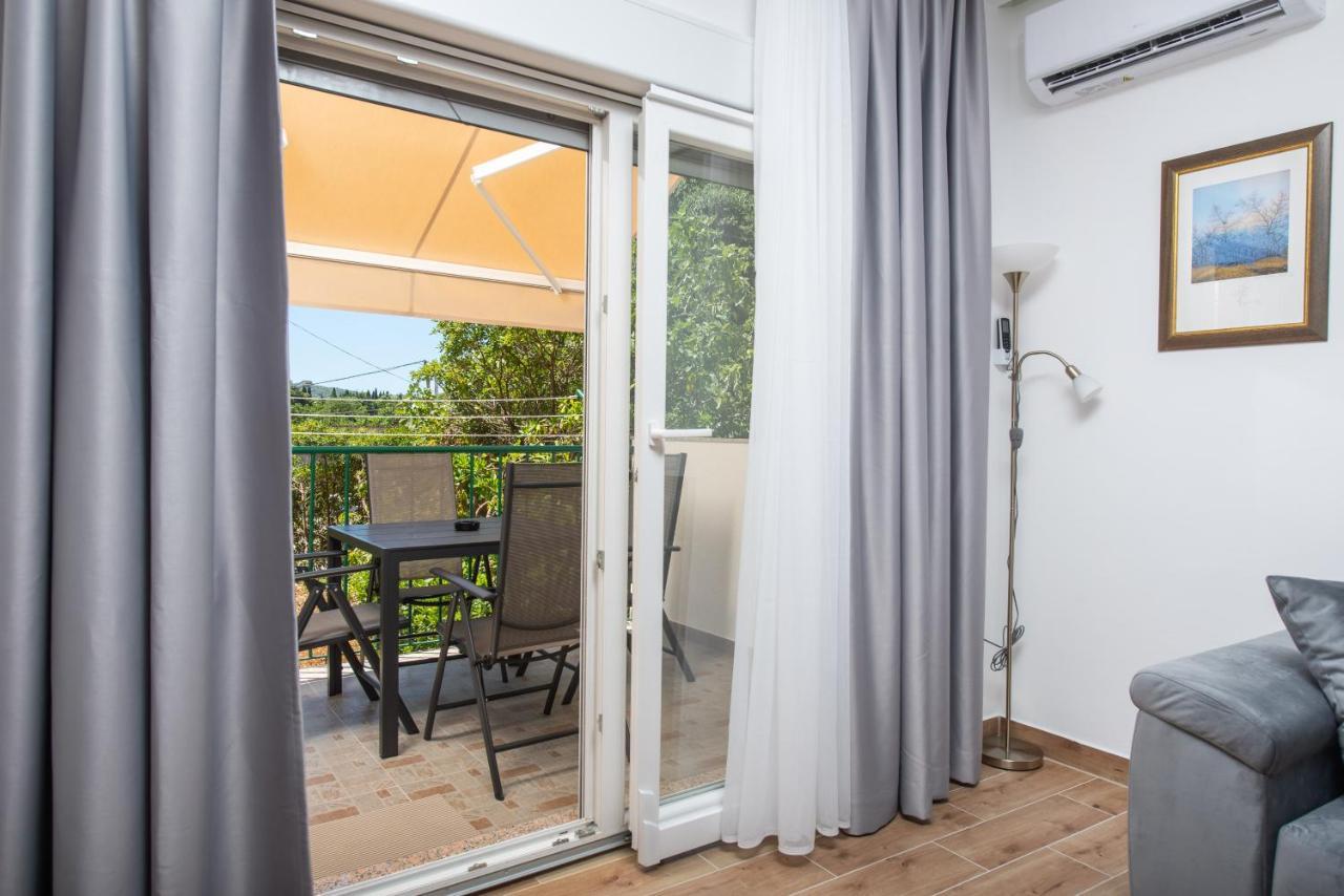 Apartment Kiki Kaštel Štafilić Buitenkant foto